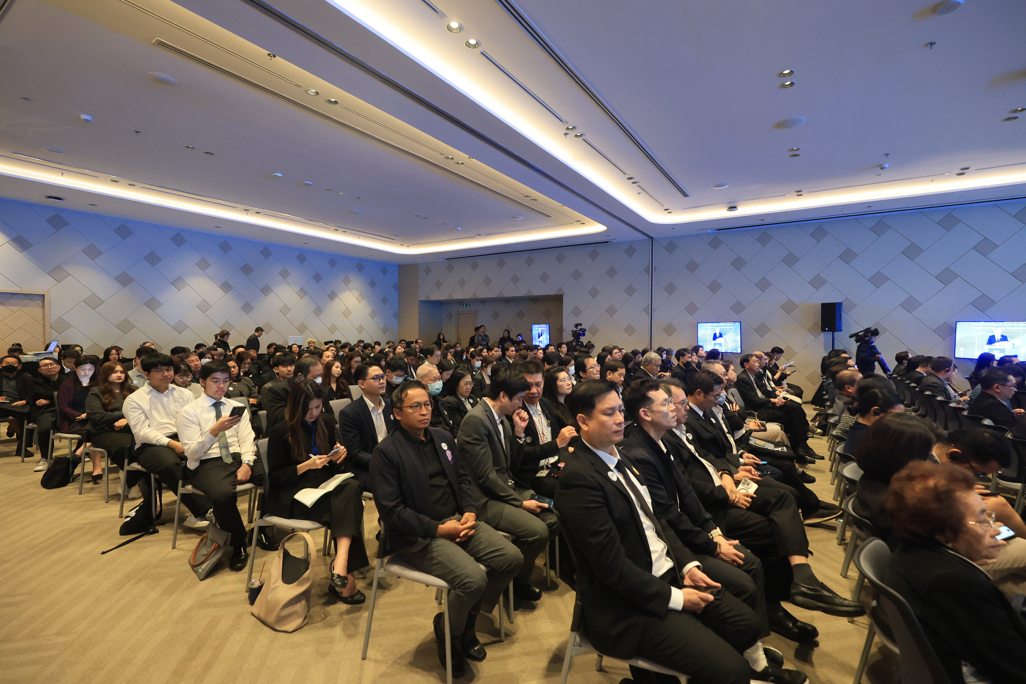 title - ส.ป.ก. ร่วมงานประจำปีสำนักเศรษฐกิจอุตสาหกรรม (OIE Forum) ครั้งที่ 17